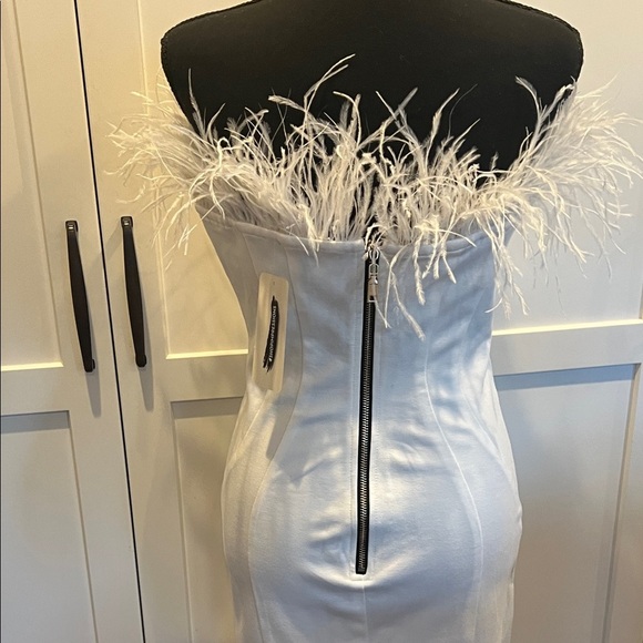 NWT Impressions Strapless White Dress with Feather Trim - Picture 5 of 7